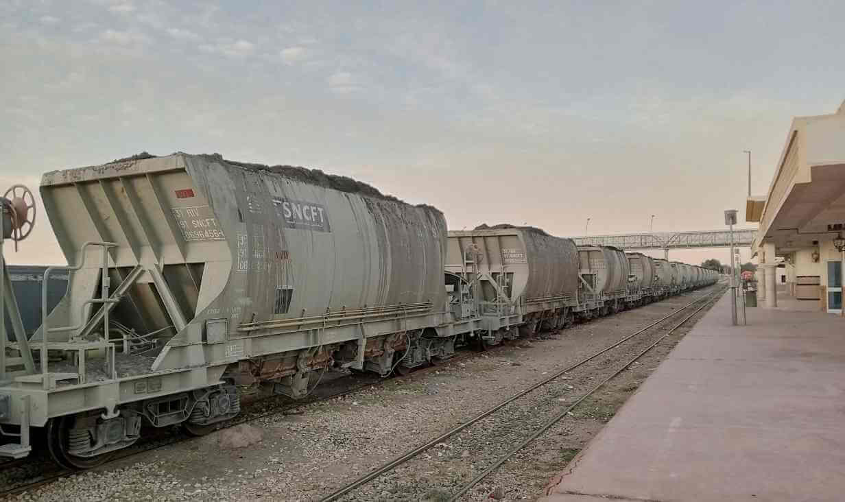 train transportant phosphate جلنار Jollanar