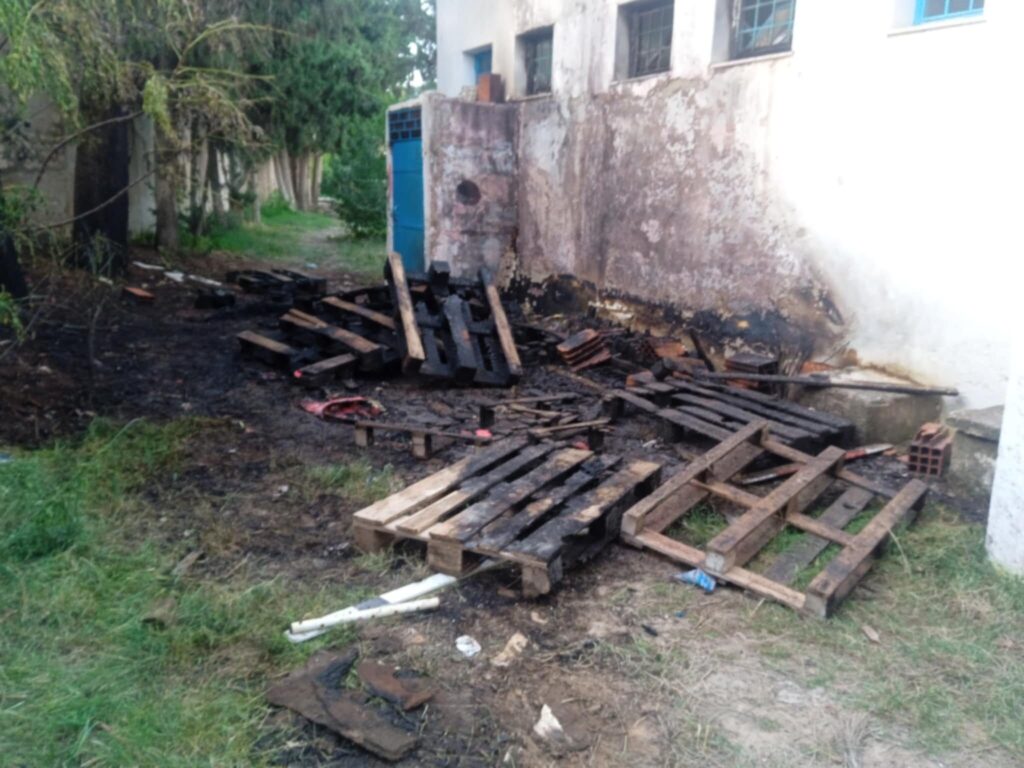 Incendie de matelas au stade dAkouda 2 جلنار Jollanar