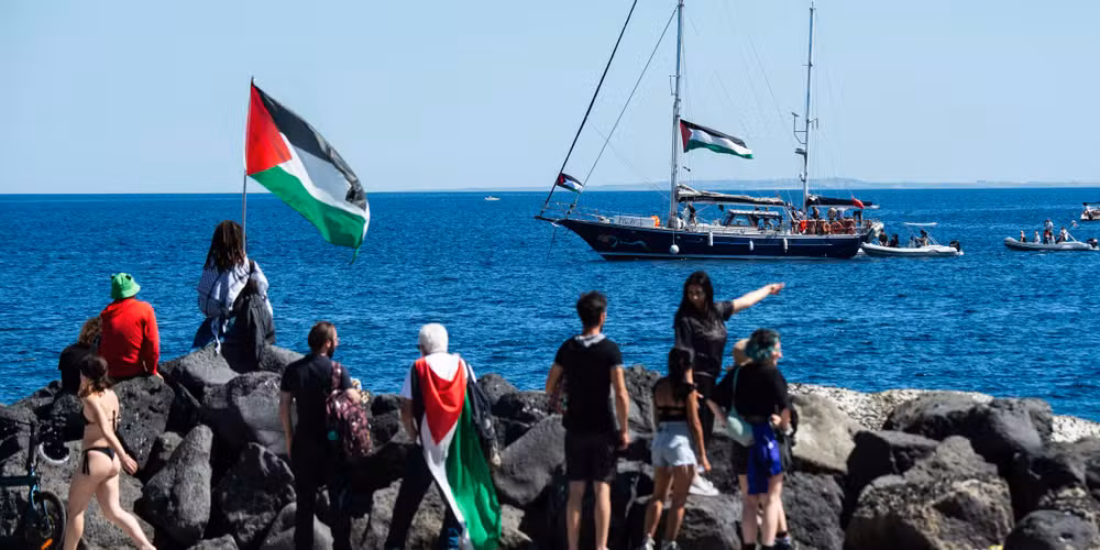 israel empeche le navire humanitaire madleen daccéder à Gaza جلنار Jollanar