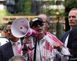 le président colombien en keffieh palestinienne جلنار Jollanar